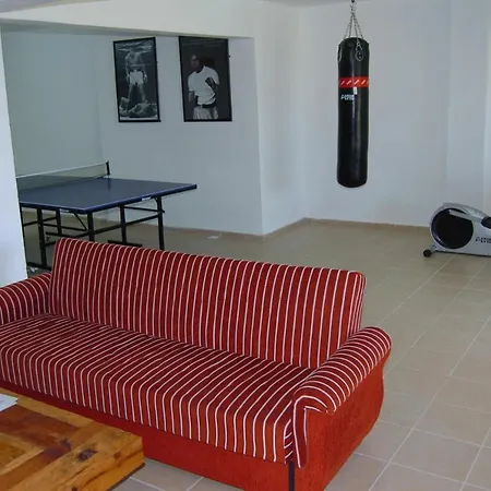 Kadyanda With Private Pool And Games *